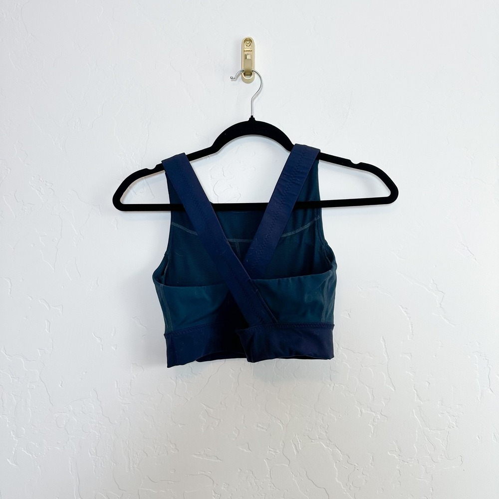Athleta | Deep Breath Bralette‎ Athletic Cross Back Sports Bra in Coastal Blue - Picture 4 of 7